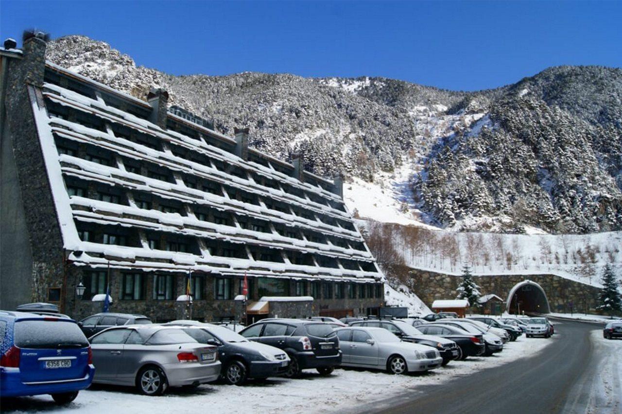 Yomo Patagonia Hotel Arinsal Exterior photo